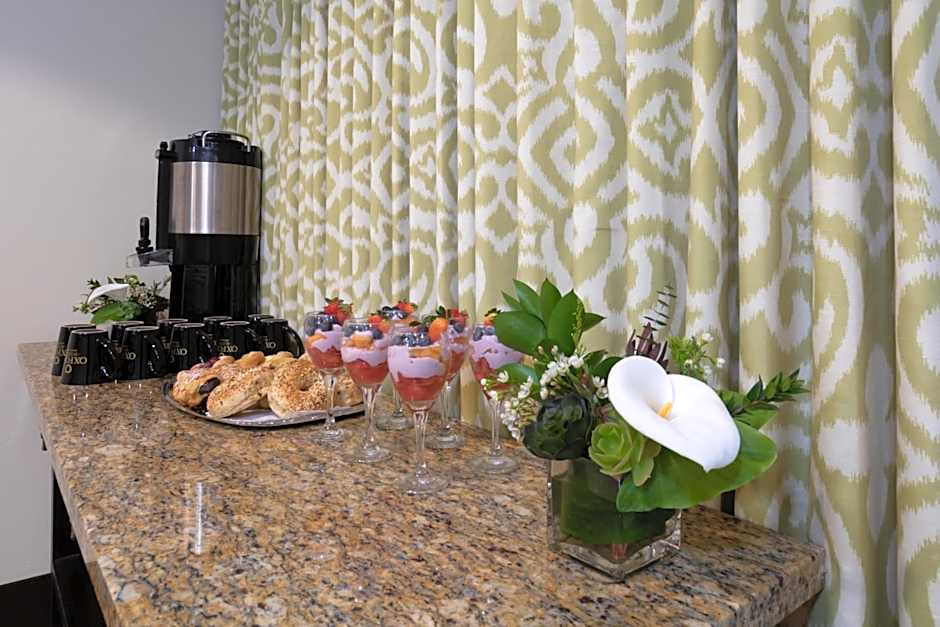 Oxford Suites Pismo Beach