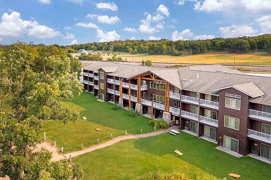 Best Western Premier The Lodge On Lake Detroit