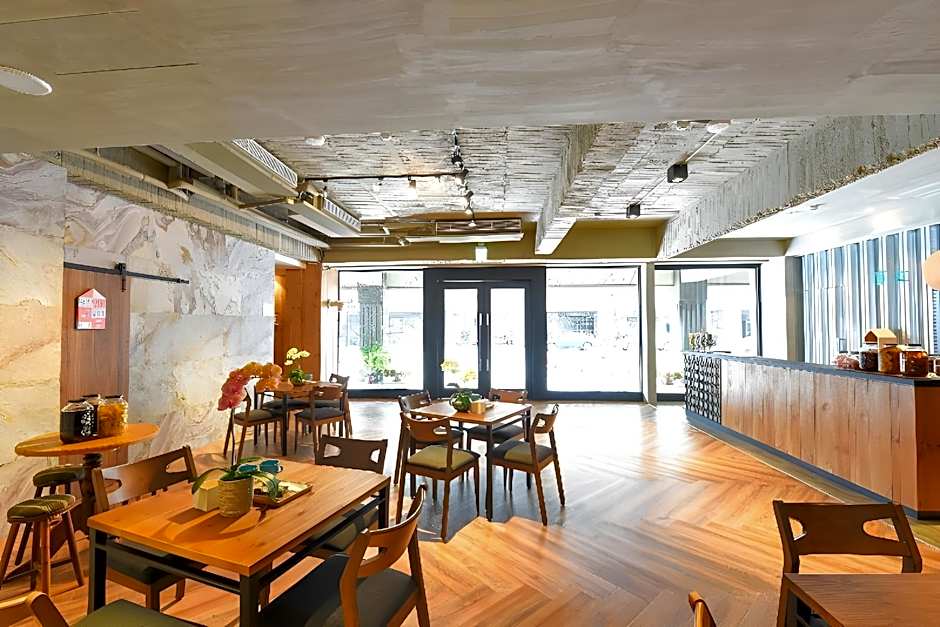 Roaders Hotel Tainan Chengda