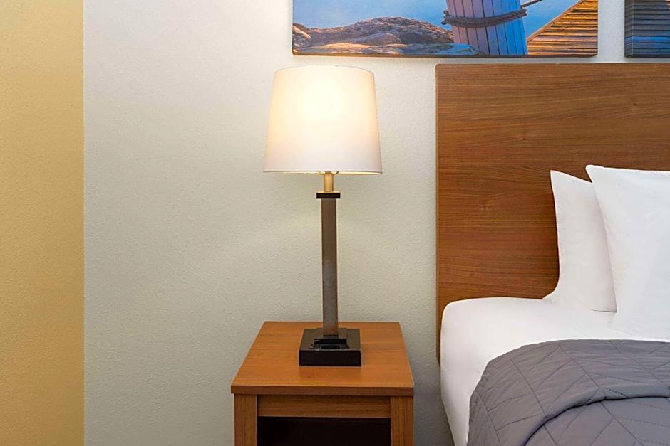 Days Inn by Wyndham Biloxi Beach