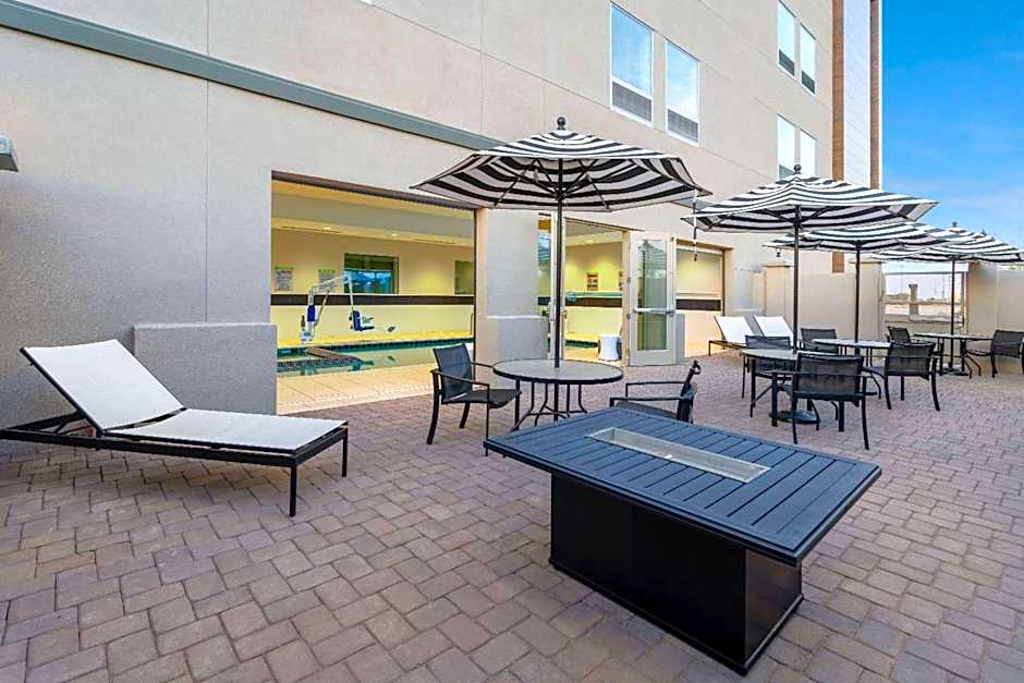 La Quinta Inn & Suites by Wyndham Maricopa - Copper Sky