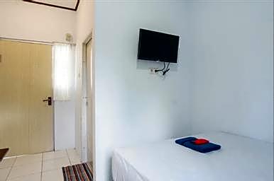 RedDoorz near Sam Ratulangi Airport Manado