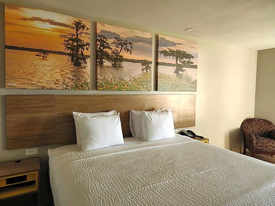 Days Inn by Wyndham Lafayette Scott