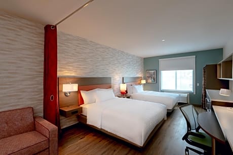 Queen Studio Suite with Water View