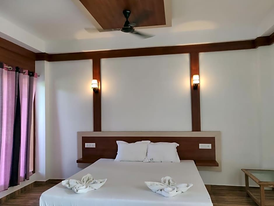 Hotel Exotica Squares