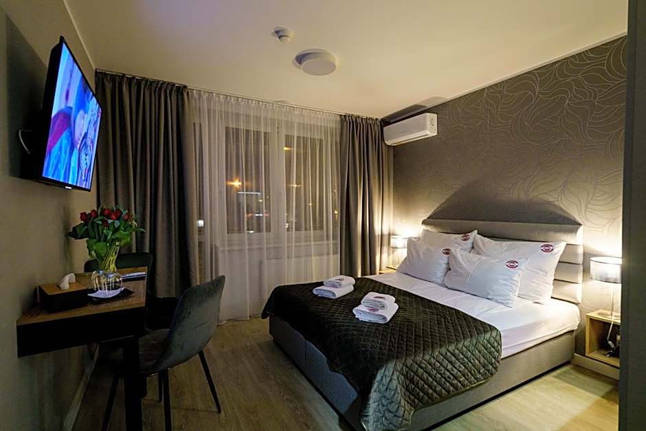 Kamienica no 111a Warsaw Airport