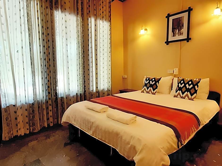 Saynamkhan River View