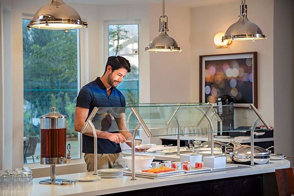 Staybridge Suites Irapuato By IHG