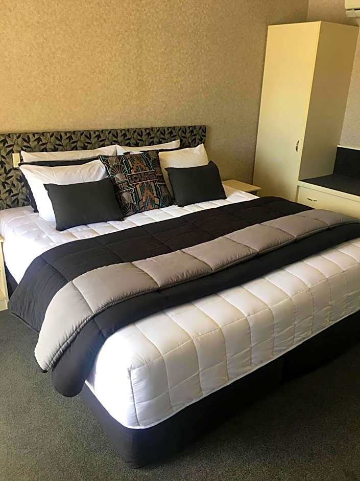 Deco City Motor Lodge