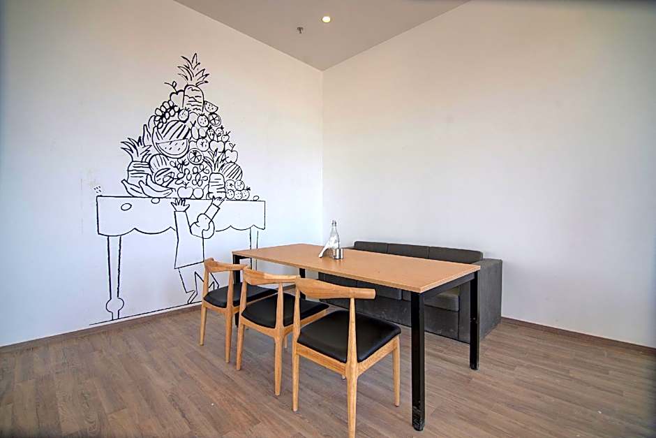 Townhouse Sector 49 Near Logix city centre