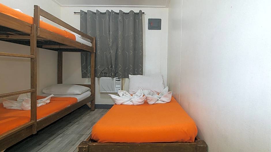 Metro Deluxe Residences near World Trade Center
