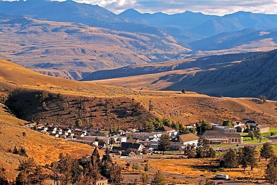 Mammoth Hot Springs Hotel & Cabins