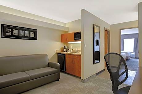 One Bedroom Suite - Non-Smoking