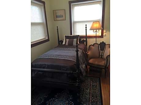 Single room-Shared Bathroom-Standard-City View-Andrew Suite