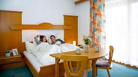 Deluxe Double Room with Shower