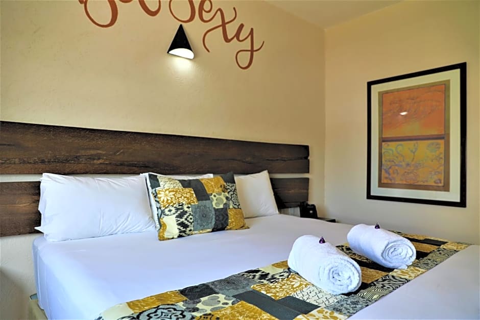 Hotel 12 BEES by Kavia