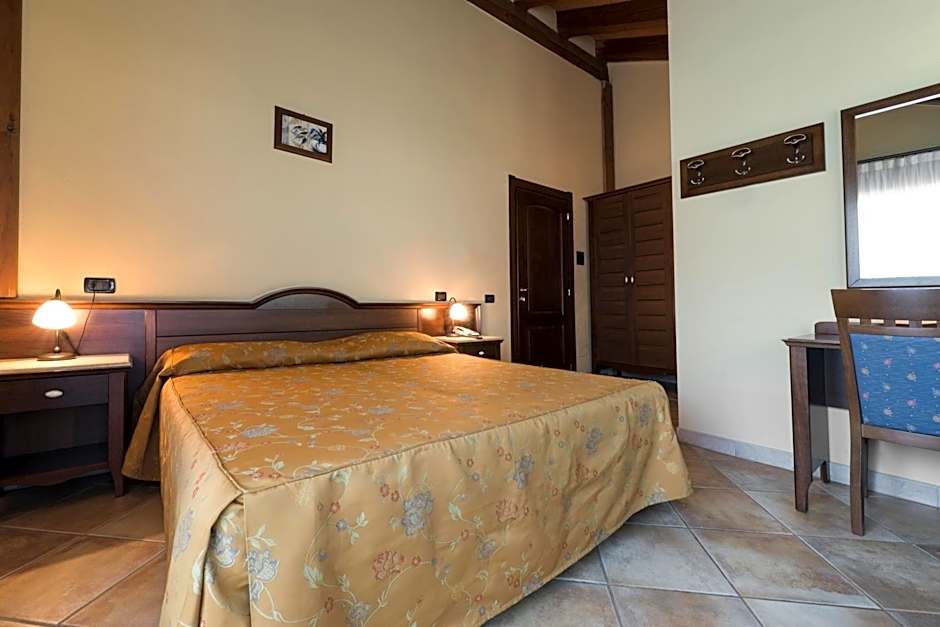 Foto 1 daripada 5 — 1 Double Bed or 2 Beds