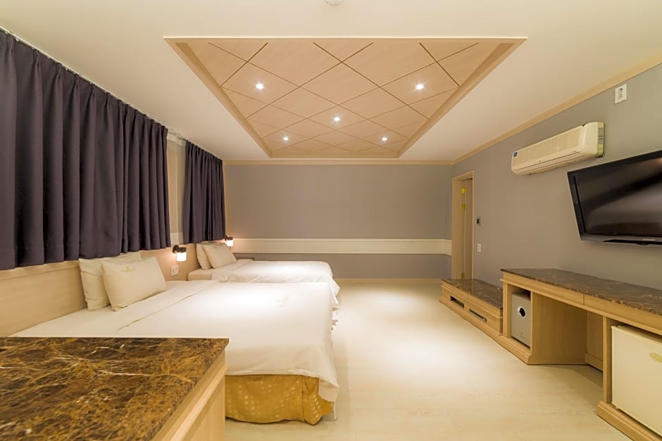 Reborn Suwon Silkroad Hotel