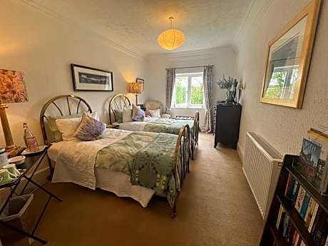 Double or Twin Room with Private Bathroom