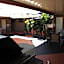 Lancaster Court Motel
