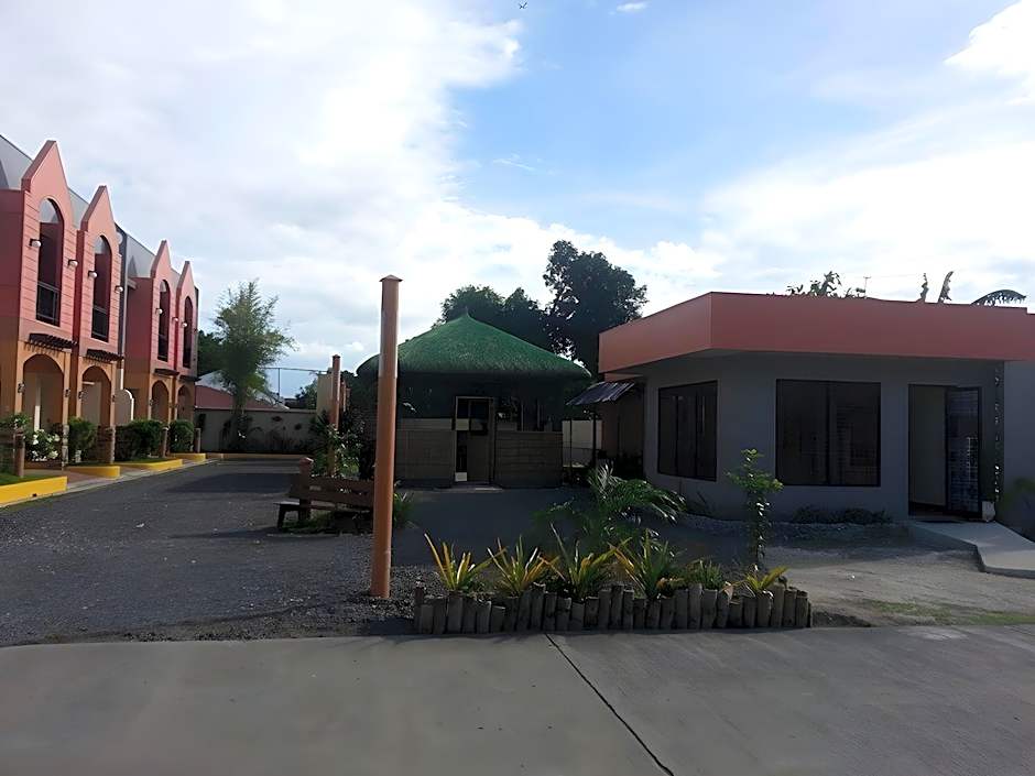 Manora Apartments and Guest House