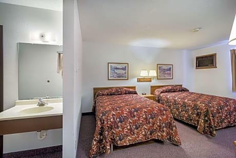 2 Double Beds, Suite, Nonsmoking