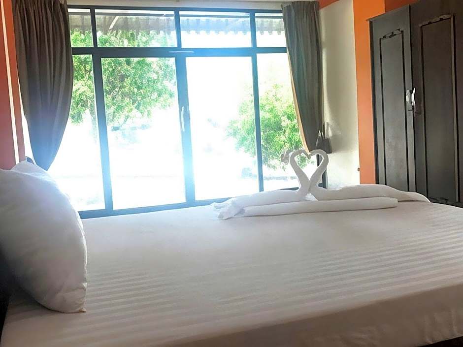 Lert Sri Hotel