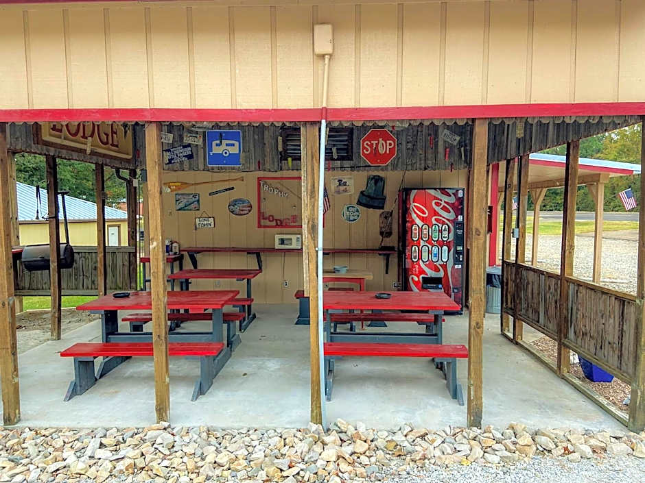 Reel Inn and Lodge