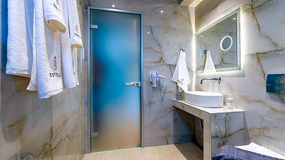 Estelle Family Luxury Apartments & Suites