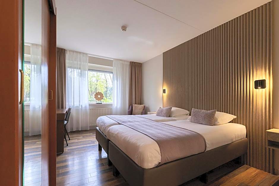 50|50 Hotel Belmont