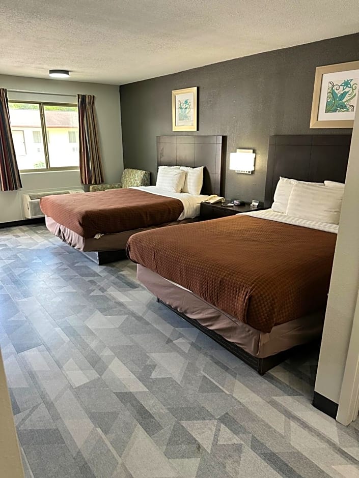 Freer Executive Inn & Suites