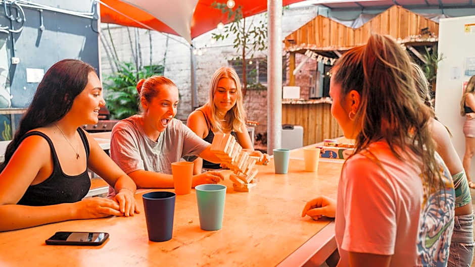 Mad Monkey Backpackers Waterfront