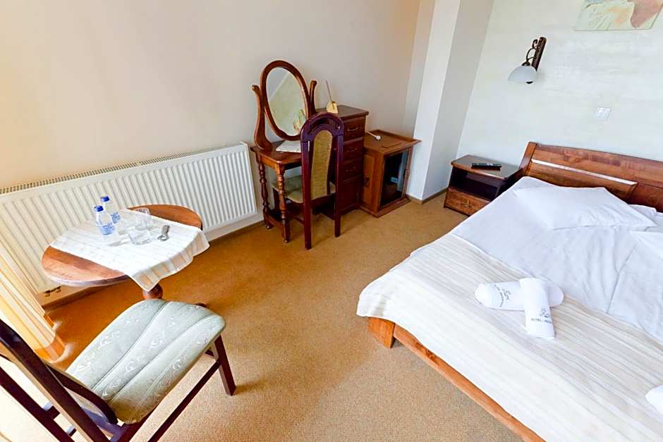 Hotel - Restauracja Koral