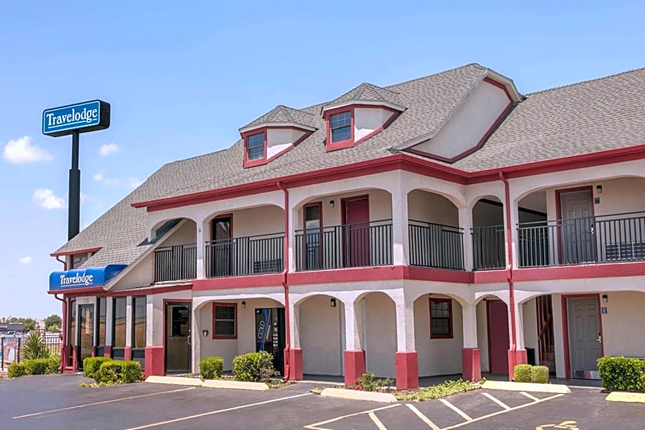Travelodge Inn & Suites by Wyndham Norman