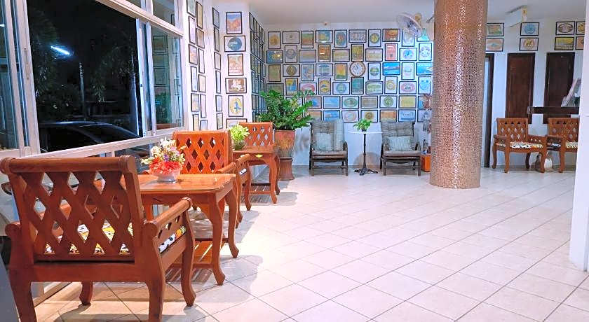 Lomsabai Apartments Chon Buri