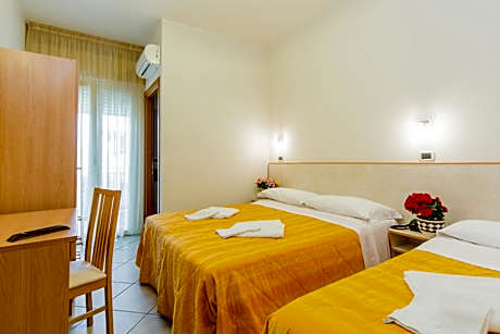 Classic Quadruple Room