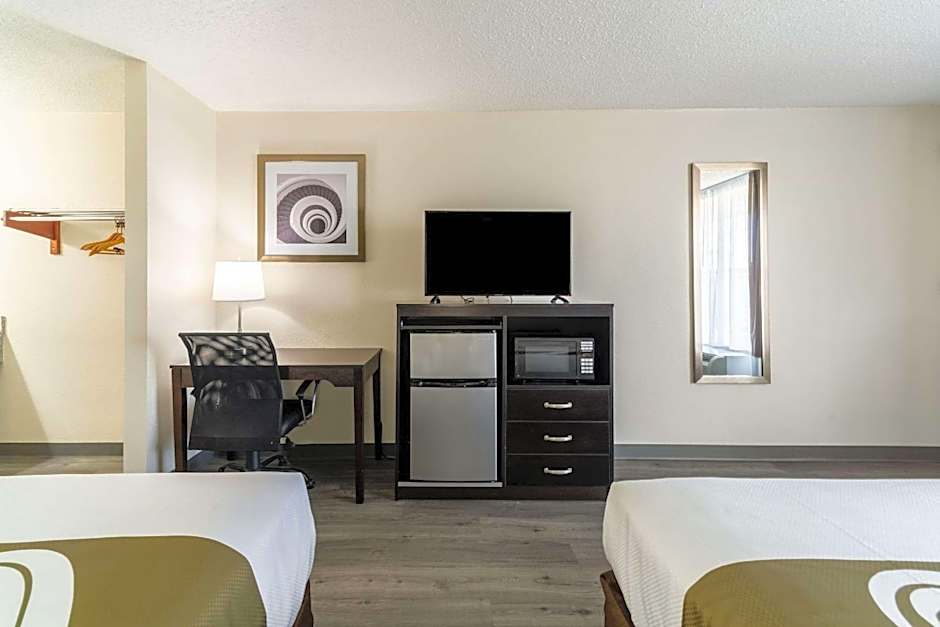 Quality Inn & Suites Vandalia near I-70 and Hwy 51