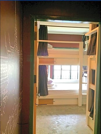 Female Dorm Bed (6 person)