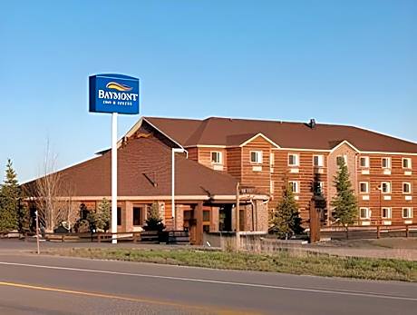 Pinedale Hotel & Suites