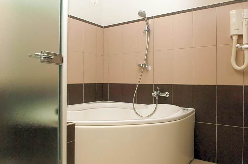 Hostellerie Saint Vincent Beauvais Aeroport