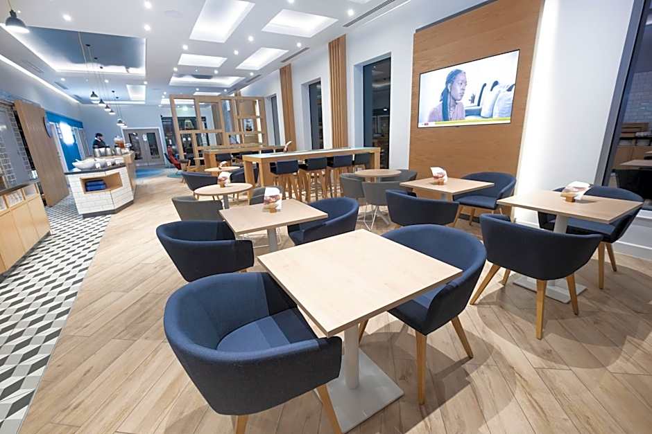 Holiday Inn Express - Fleet By IHG