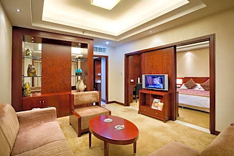 Deluxe Suite