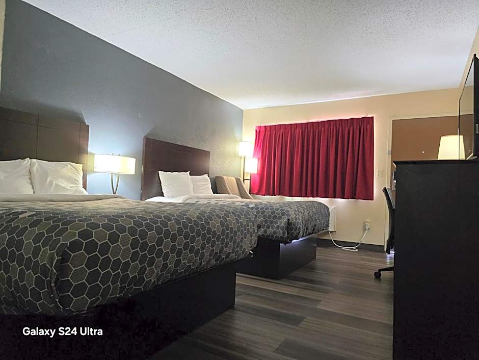 Econo Lodge Inn & Suites Mason City - Clear Lake