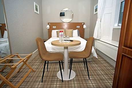 Deluxe Double Room with Shower