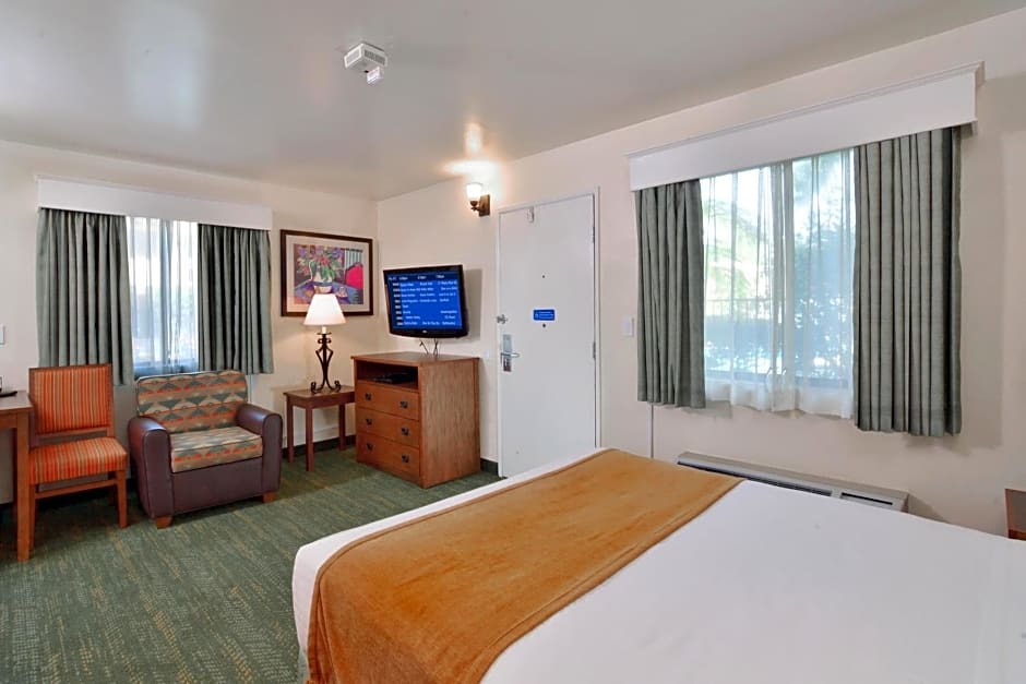 Lamplighter Inn & Suites at SDSU