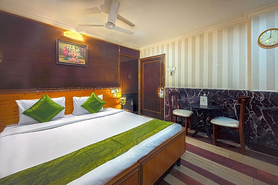 Treebo Trend Green View