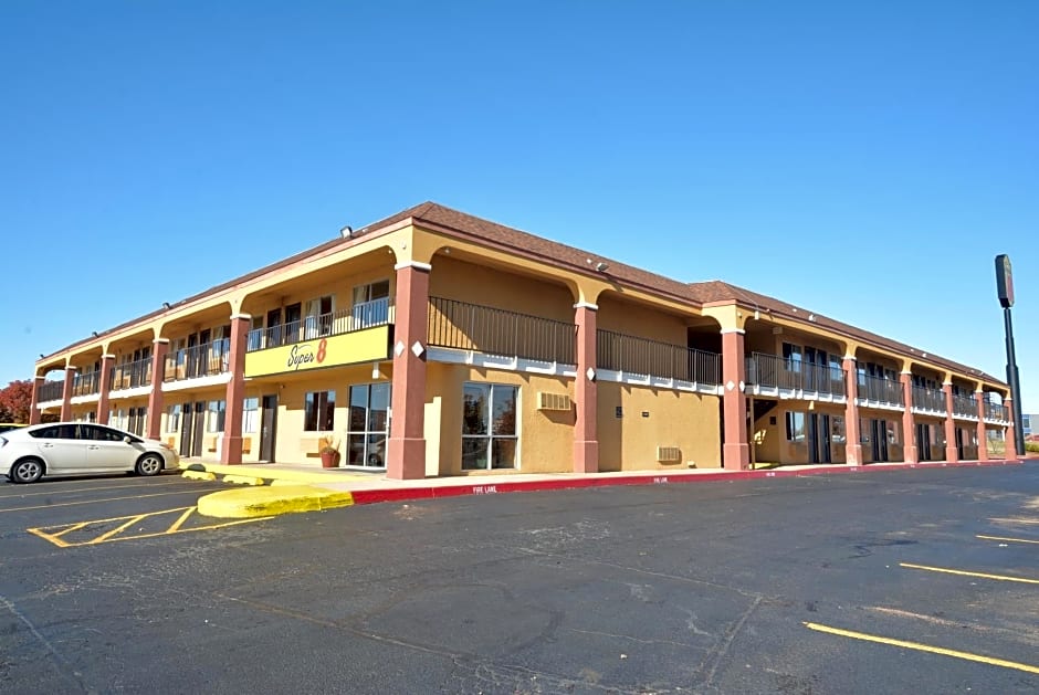 Super 8 by Wyndham Midwest City OK