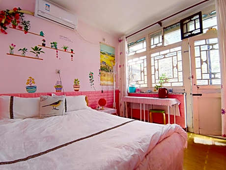 Economy Queen Room