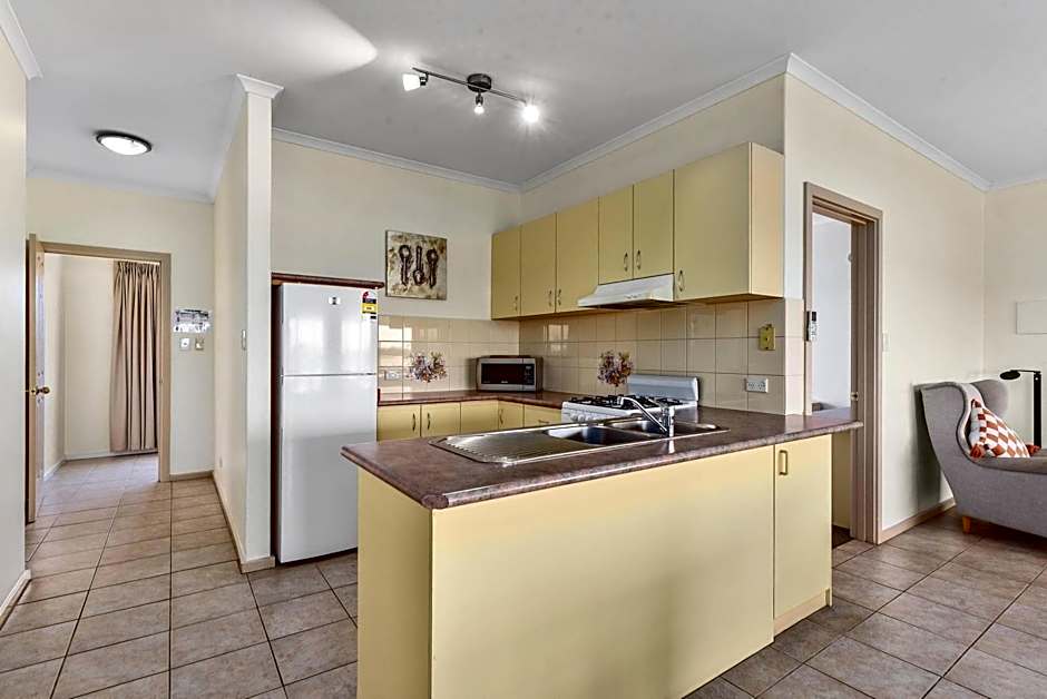 Lakeview Motel & Apartments