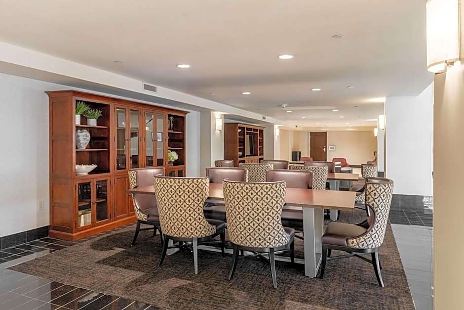 Drury Plaza Hotel Broadview Wichita